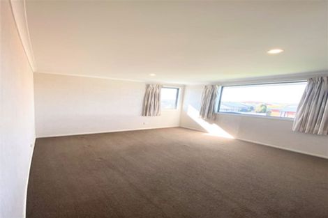 Photo of property in 22 Somerville Crescent, Aidanfield, Christchurch, 8025