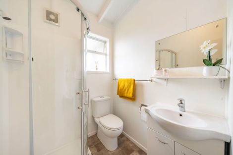 Photo of property in 11a Norana Road, Maoribank, Upper Hutt, 5018