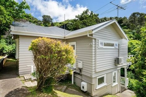 Photo of property in 26 Farnham Street, Mornington, Wellington, 6021