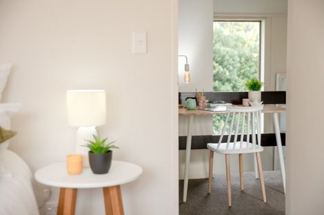 Photo of property in 138 Akaroa Drive, Maupuia, Wellington, 6022