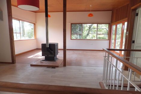 Photo of property in 35-37 Lone Kauri Road, Karekare, New Lynn, 0772