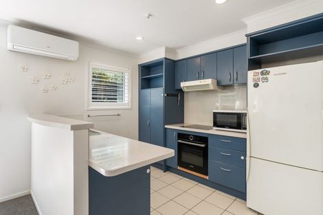 Photo of property in 5/13 Kaihu Street, Northcote, Auckland, 0627