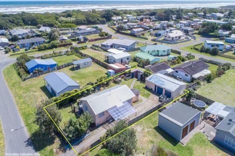 Photo of property in 44 Te Kiri Street, Himatangi Beach, Foxton, 4891