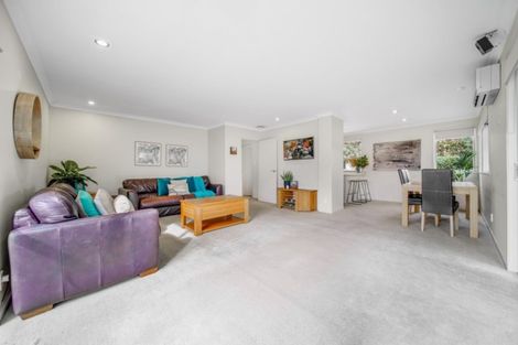 Photo of property in 1/36 Darren Crescent, Half Moon Bay, Auckland, 2012