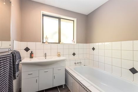 Photo of property in 37 Corfe Street, Ilam, Christchurch, 8041