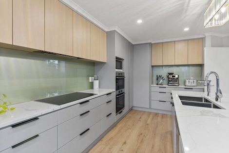 Photo of property in 32 Currell Way, Somerville, Auckland, 2014