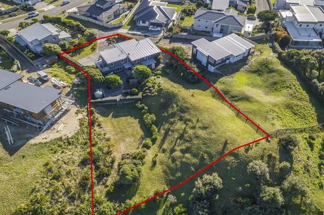 Photo of property in 11 Pharazyn Avenue, Waikanae Beach, Waikanae, 5036