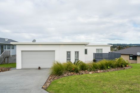 Photo of property in 15 Weka Street, Mangawhai, 0505