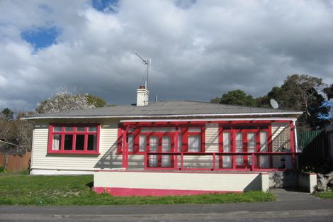 Photo of property in 12 Matthew Street, Waipawa, 4210