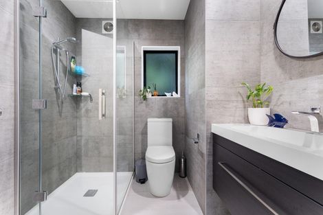 Photo of property in 12b Kimberly Grove, Greenhithe, Auckland, 0632