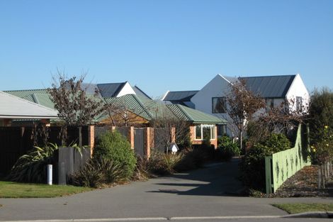 Photo of property in 64 Blue Gum Place, New Brighton, Christchurch, 8083