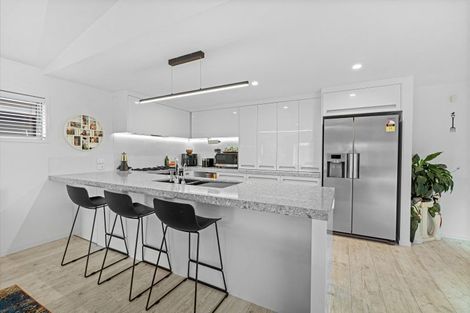 Photo of property in 6 Fred Carr Place, One Tree Point, 0118