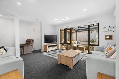 Photo of property in 108 Lakeside Drive, Orewa, 0931
