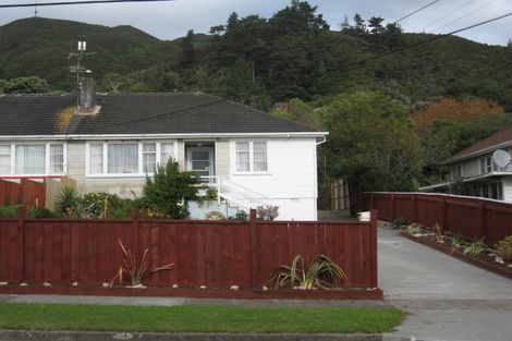 Photo of property in 43 Cleland Crescent, Naenae, Lower Hutt, 5011