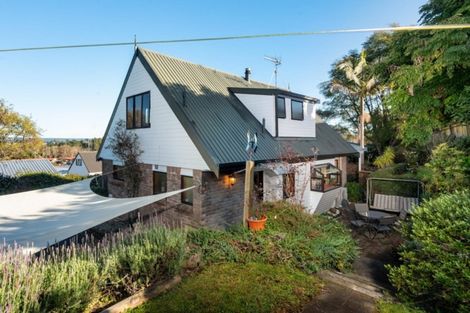 Photo of property in 17 Pokapu Place, Bethlehem, Tauranga, 3110