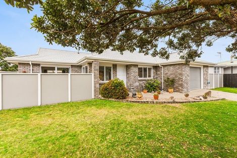 Photo of property in 24 Rangiatea Street, Paraparaumu Beach, Paraparaumu, 5032