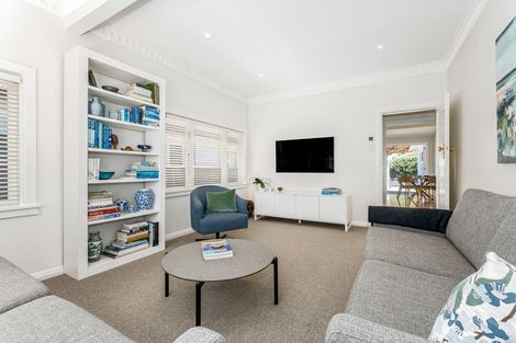 Photo of property in 73 Oroua Street, Eastbourne, Lower Hutt, 5013