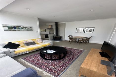 Photo of property in 180 Sutherland Road, Lyall Bay, Wellington, 6022