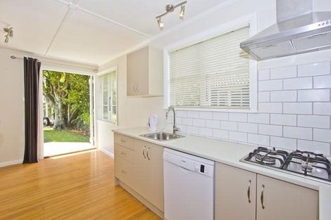 Photo of property in 124 Hewer Crescent, Naenae, Lower Hutt, 5011