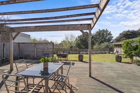 Photo of property in 20 Frimley Terrace, Waikanae Beach, Waikanae, 5036