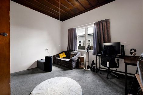 Photo of property in 4 Tawhiti Road, Hawera, 4610