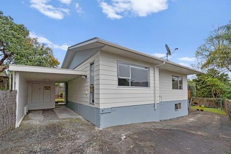 Photo of property in 2/10 Rambler Crescent, Beach Haven, Auckland, 0626