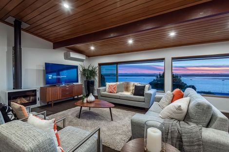 Photo of property in 17 Brigantine Drive, Beach Haven, Auckland, 0626