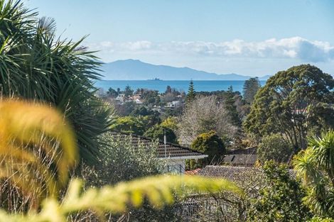 Photo of property in 1/3 Ceramco Place, Torbay, Auckland, 0630