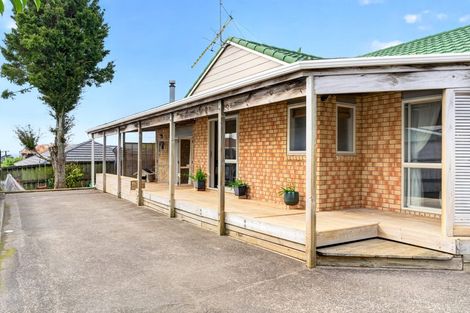 Photo of property in 21a Savoy Road, Glen Eden, Auckland, 0602