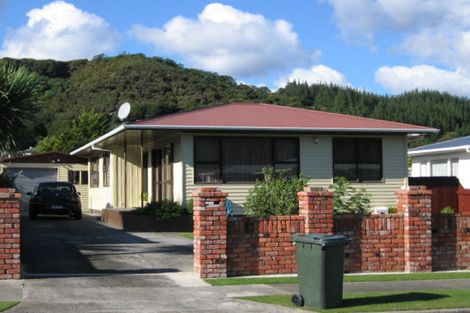 Photo of property in 42 Momona Street, Wainuiomata, Lower Hutt, 5014