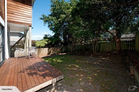 Photo of property in 52 Carlisle Road, Browns Bay, Auckland, 0630