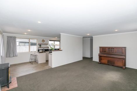 Photo of property in 28 Antrim Place, Nawton, Hamilton, 3200