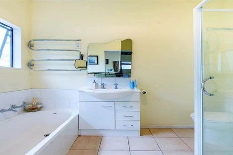 Photo of property in 44 Rhinevale Close, Henderson, Auckland, 0612