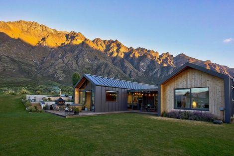 Photo of property in 6 Stockyard Lane, Jacks Point, Queenstown, 9371