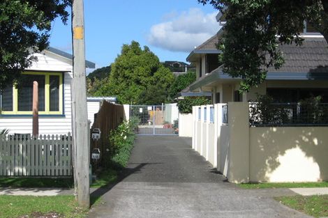 Photo of property in 1/6 Eastern Beach Road, Eastern Beach, Auckland, 2012