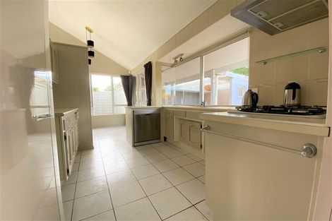 Photo of property in 2/127 Swanson Road, Henderson, Auckland, 0610