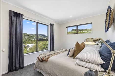 Photo of property in 11 Thatcher Crescent, Crofton Downs, Wellington, 6035