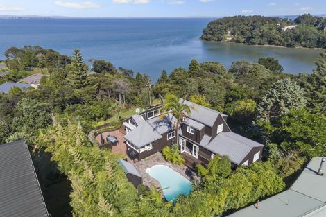 Photo of property in 106 Wood Bay Road, Titirangi, Auckland, 0604