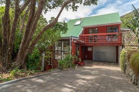 Photo of property in 18 Roys Road, Plimmerton, Porirua, 5026