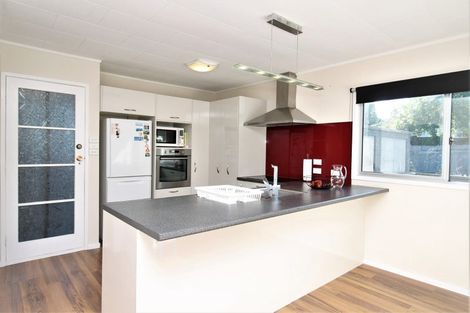 Photo of property in 37 Claverdon Drive, Massey, Auckland, 0614