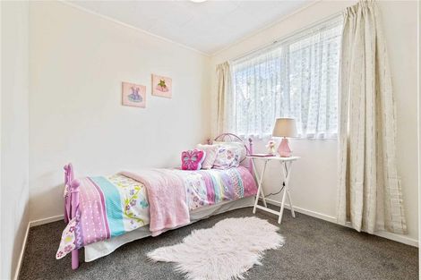 Photo of property in 137 Universal Drive, Henderson, Auckland, 0610