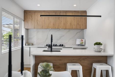 Photo of property in 2/57 Moana Avenue, One Tree Hill, Auckland, 1061