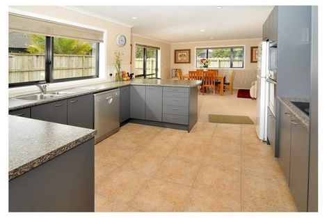 Photo of property in 104 Wayne Francis Drive, Flat Bush, Auckland, 2016