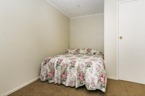 Photo of property in 25 Miles Avenue, Papatoetoe, Auckland, 2025
