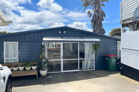 Photo of property in 14 Merida Place, Unsworth Heights, Auckland, 0632