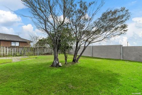 Photo of property in 27 Barbados Drive, Unsworth Heights, Auckland, 0632