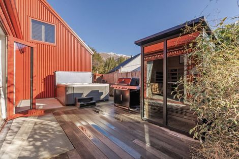Photo of property in 8 Little Oak Common, Wanaka, 9305