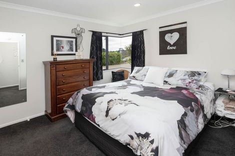 Photo of property in 21 Byblos Place, The Gardens, Auckland, 2105
