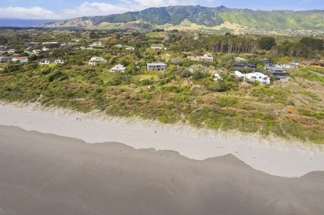 Photo of property in 64 Paetawa Road, Peka Peka, Waikanae, 5391
