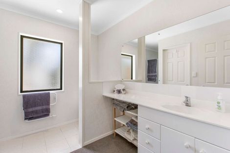 Photo of property in 16 Awaroa Stream Drive, Waiuku, 2123